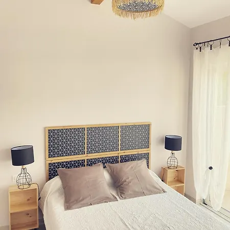 Entre Pins Et Romarins شقة فندقية